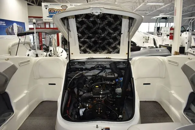 Slide: The Image of Bayliner 185 Bowrider 2010 - 25