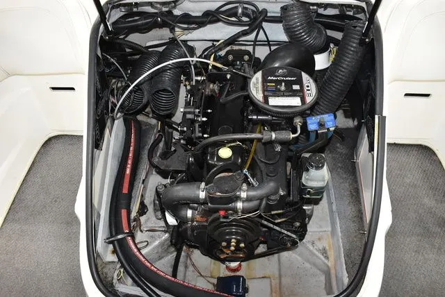 Slide: The Image of Bayliner 185 Bowrider 2010 - 29