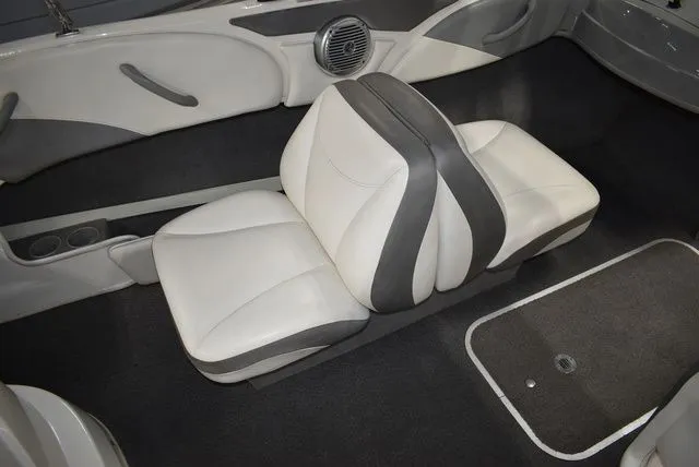 Slide: The Image of Bayliner 185 Bowrider 2010 - 31