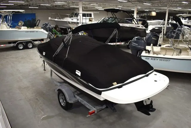 Slide: The Image of Bayliner 185 Bowrider 2010 - 60