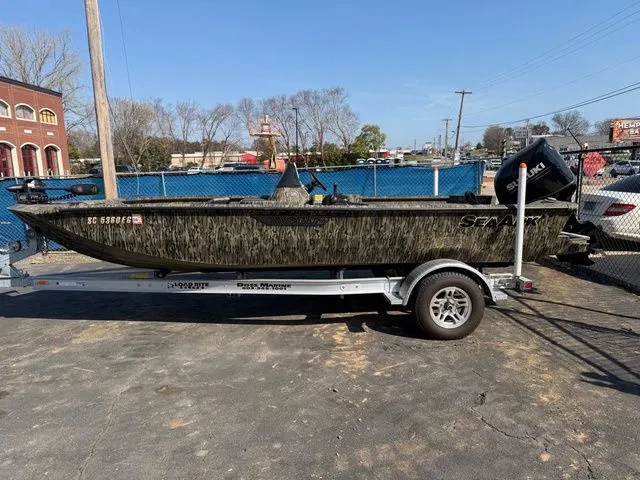 Slide: The Image of SeaArk Shadow 19V 2024 - 3