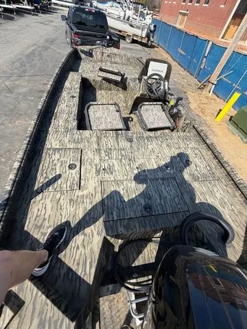 Slide: The Image of SeaArk Shadow 19V 2024 - 4