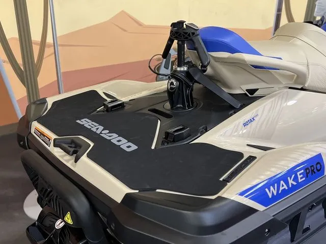 Slide: The Image of Sea-Doo Wake 2026 - 13