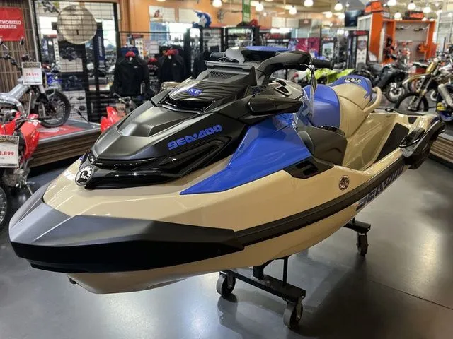 Slide: The Image of Sea-Doo Wake 2026 - 16