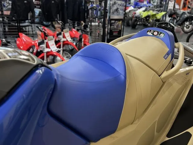 Slide: The Image of Sea-Doo Wake 2026 - 17