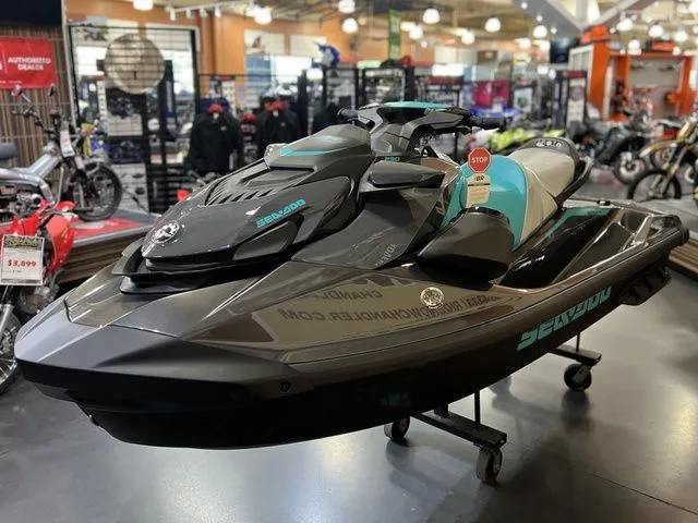 Slide: The Image of Sea-Doo GTR 230 2026 - 16