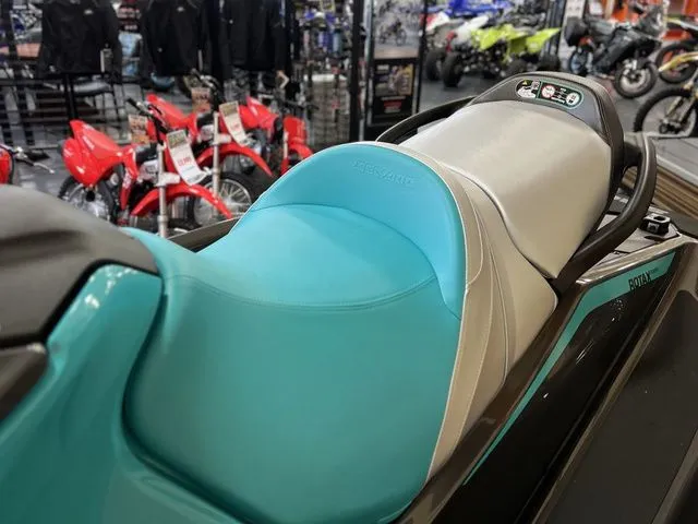 Slide: The Image of Sea-Doo GTR 230 2026 - 17