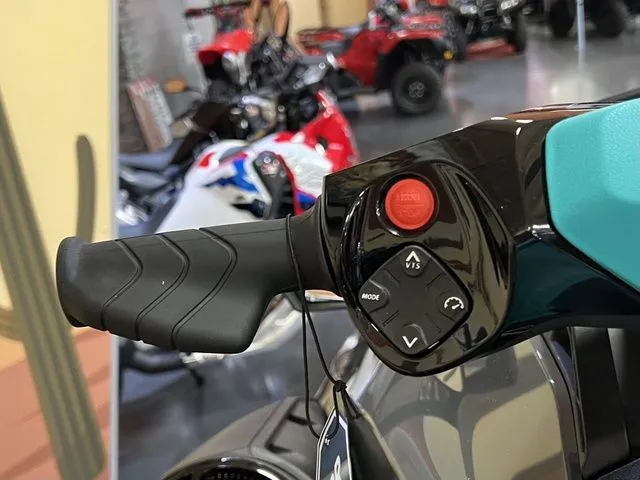 Slide: The Image of Sea-Doo GTR 230 2026 - 7