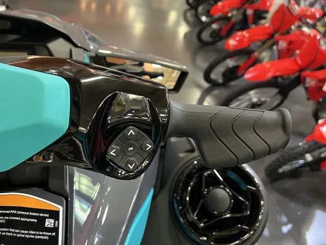 Slide: The Image of Sea-Doo GTR 230 2026 - 9