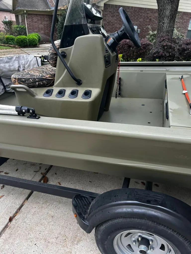 Slide: The Image of Tracker grizzly 2020 - 5