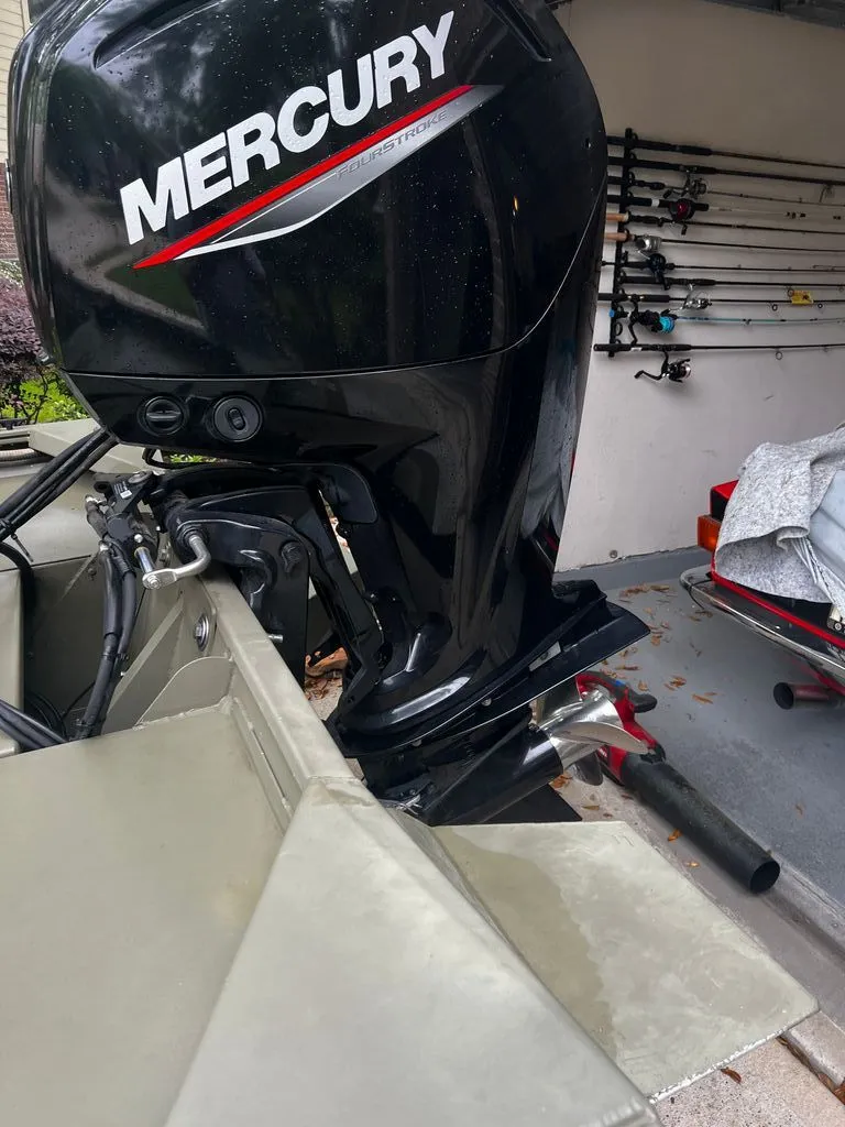 Slide: The Image of Tracker grizzly 2020 - 8