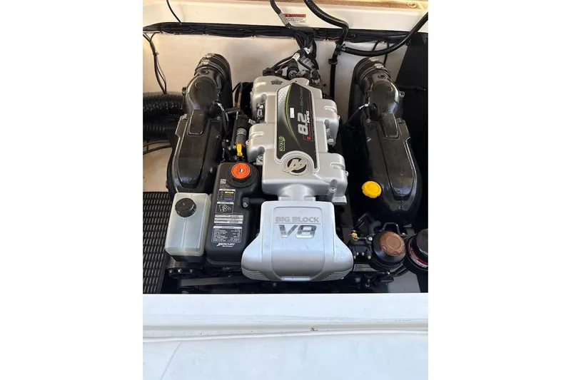 Slide: The Image of 2023 Monterey 298SS Super Sport engine, featuring a powerful Big Block V8 design. - 7