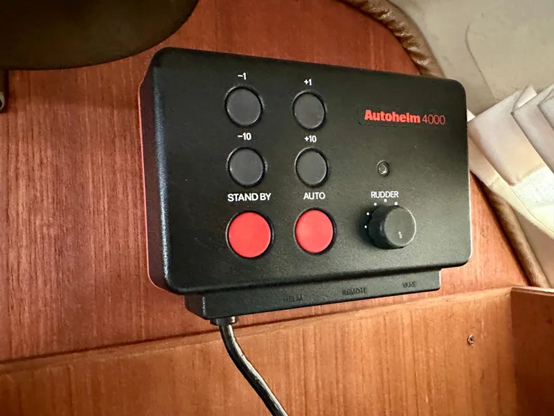 Slide: The Image of Autopilot control on Catalina 34 sailboat, year 1987. - 29