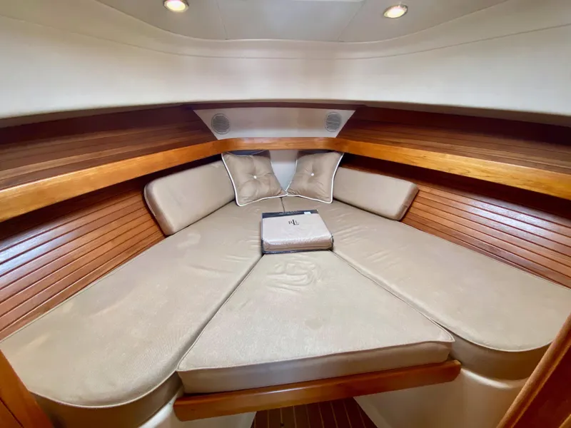 Slide: The Image of Interior of 2000 Mainship Pilot 34 yacht cabin. - 25