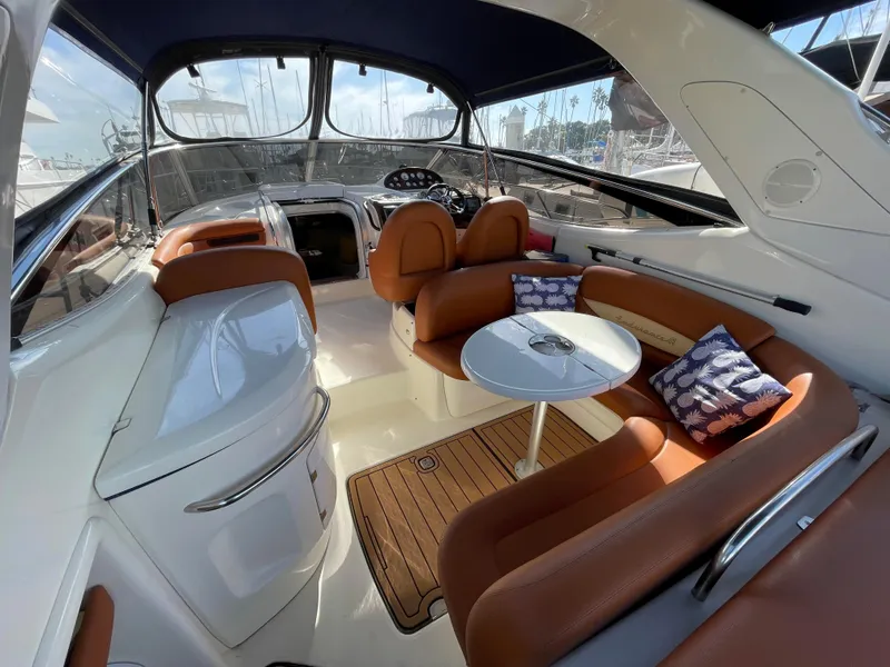 Slide: The Image of Interior of a 2004 Cranchi Endurance 41 yacht. - 19