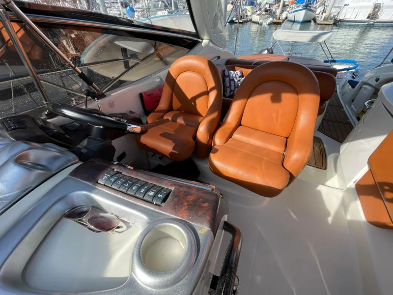 Slide: The Image of Interior of a 2004 Cranchi Endurance 41 yacht with leather seats. - 24