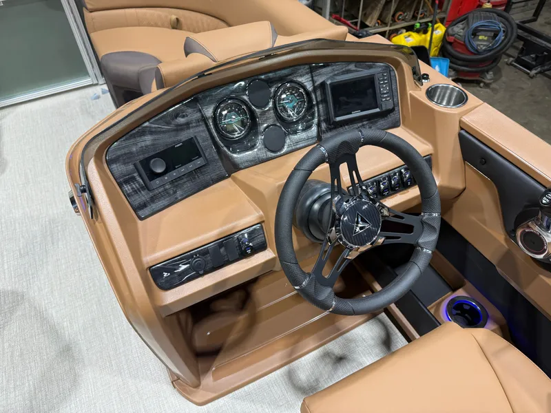 Slide: The Image of Tahoe LTZ 2385 Quad Lounge Tritoon & Honda 4-Stroke EFI 2026 - 13