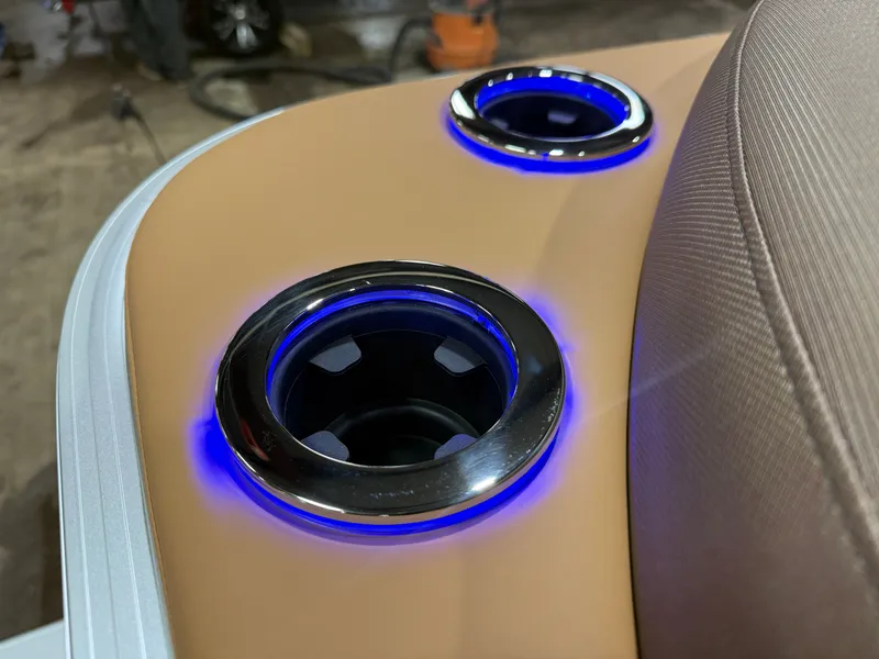 Slide: The Image of Tahoe LTZ 2385 Quad Lounge Tritoon & Honda 4-Stroke EFI 2026 - 23