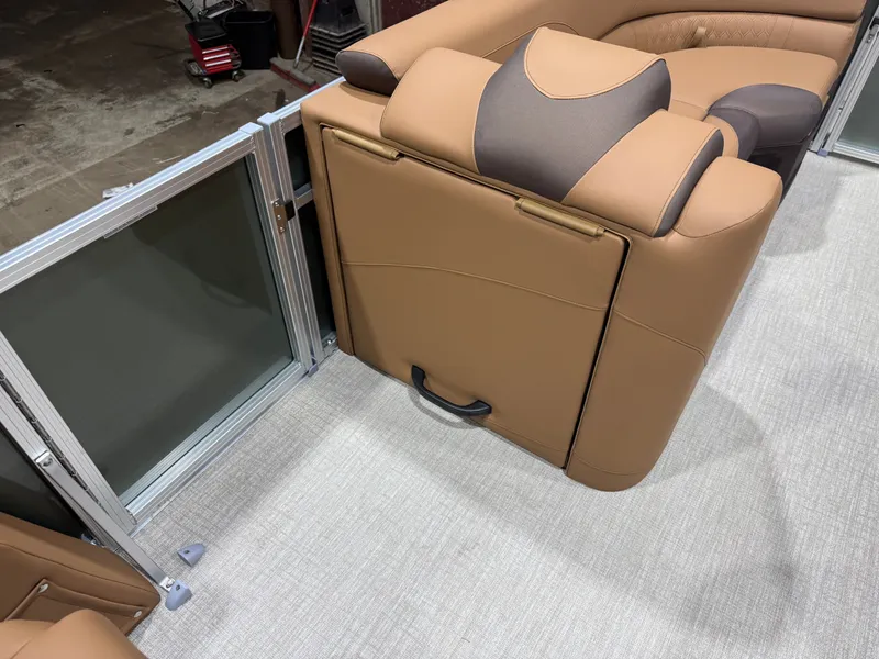 Slide: The Image of Tahoe LTZ 2385 Quad Lounge Tritoon & Honda 4-Stroke EFI 2026 - 26