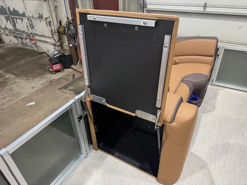 Slide: The Image of Tahoe LTZ 2385 Quad Lounge Tritoon & Honda 4-Stroke EFI 2026 - 27