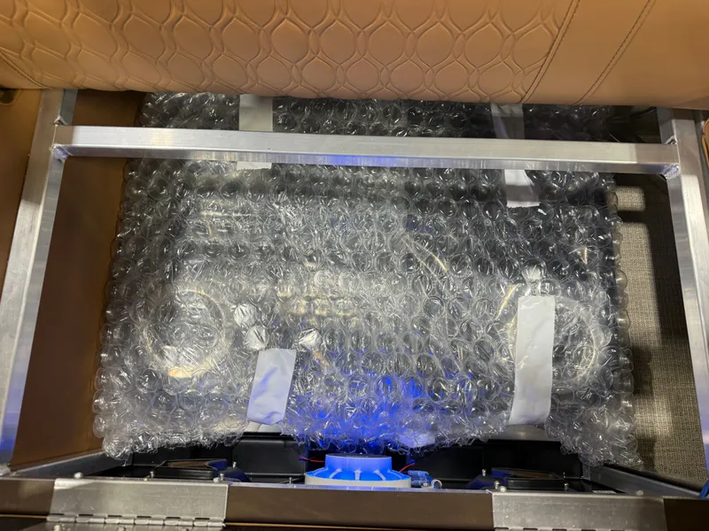 Slide: The Image of Tahoe LTZ 2385 Quad Lounge Tritoon & Honda 4-Stroke EFI 2026 - 30