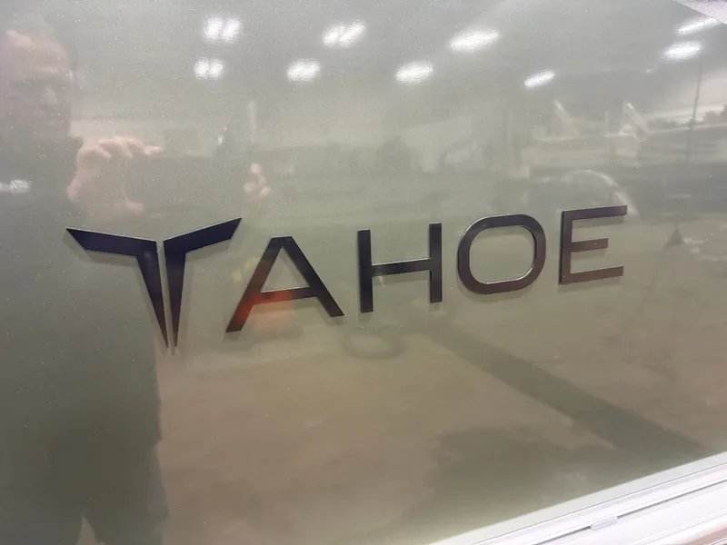 Slide: The Image of Tahoe LTZ 2385 Quad Lounge Tritoon & Honda 4-Stroke EFI 2026 - 37