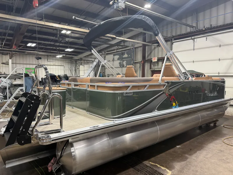 Slide: The Image of Tahoe LTZ 2385 Quad Lounge Tritoon & Honda 4-Stroke EFI 2026 - 44