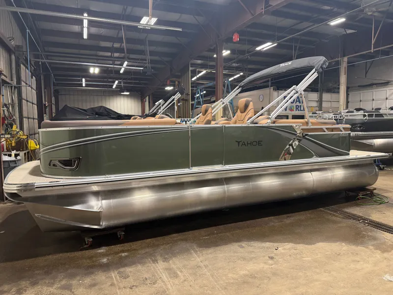 Slide: The Image of Tahoe LTZ 2385 Quad Lounge Tritoon & Honda 4-Stroke EFI 2026 - 47