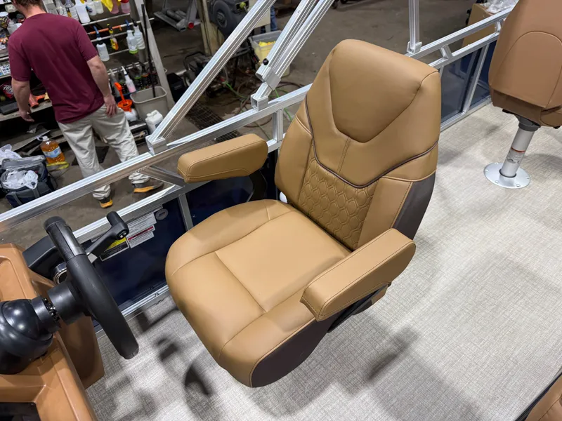 Slide: The Image of Tahoe Sport 2385 Rear Fish Tritoon & Honda 4-Stroke EFI 2026 - 11