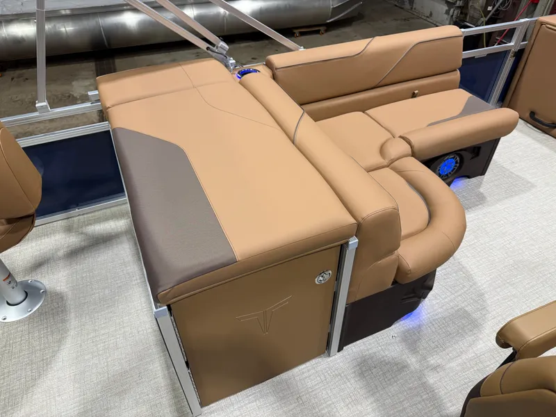 Slide: The Image of Tahoe Sport 2385 Rear Fish Tritoon & Honda 4-Stroke EFI 2026 - 19