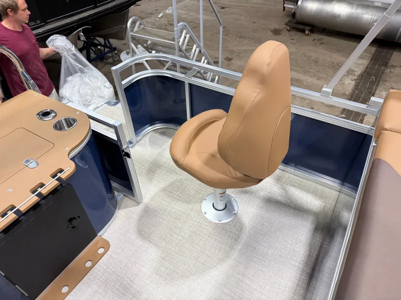 Slide: The Image of Tahoe Sport 2385 Rear Fish Tritoon & Honda 4-Stroke EFI 2026 - 20