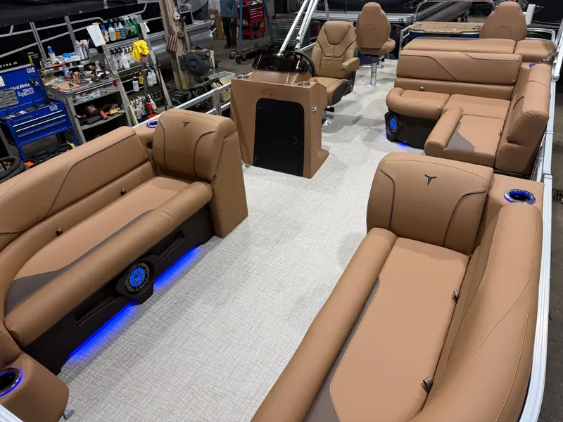 Slide: The Image of Tahoe Sport 2385 Rear Fish Tritoon & Honda 4-Stroke EFI 2026 - 33