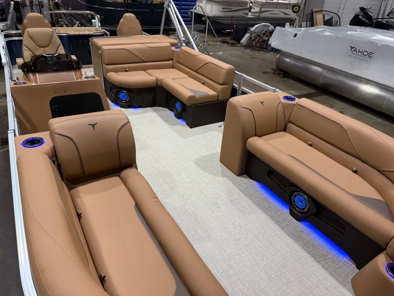 Slide: The Image of Tahoe Sport 2385 Rear Fish Tritoon & Honda 4-Stroke EFI 2026 - 34