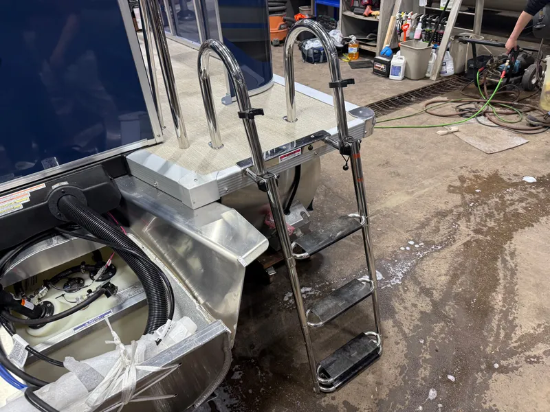 Slide: The Image of Tahoe Sport 2385 Rear Fish Tritoon & Honda 4-Stroke EFI 2026 - 45