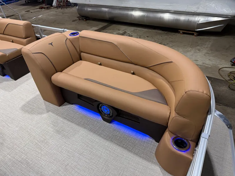 Slide: The Image of Tahoe Sport 2385 Rear Fish Tritoon & Honda 4-Stroke EFI 2026 - 8