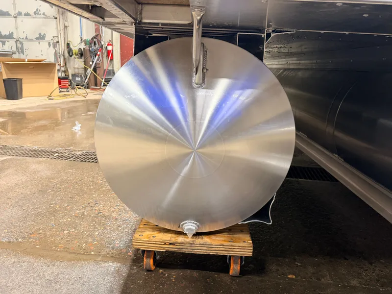 Slide: The Image of Tahoe Sport 2385 Swingback (VRB) Tritoon & Honda 4-Stroke EFI 2026 - 17