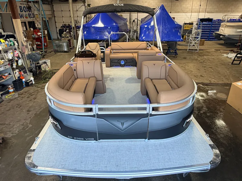 Slide: The Image of Tahoe Sport 2385 Swingback (VRB) Tritoon & Honda 4-Stroke EFI 2026 - 6