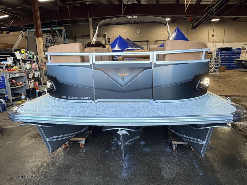 Slide: The Image of Tahoe Sport 2385 Swingback (VRB) Tritoon & Honda 4-Stroke EFI 2026 - 7