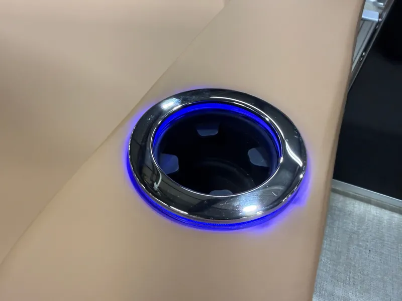 Slide: The Image of Tahoe LTZ 2385 Swingback (VRB) Tritoon & Honda 4-Stroke EFI 2026 - 26