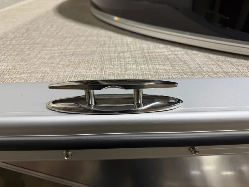 Slide: The Image of Tahoe LTZ 2385 Swingback (VRB) Tritoon & Honda 4-Stroke EFI 2026 - 40