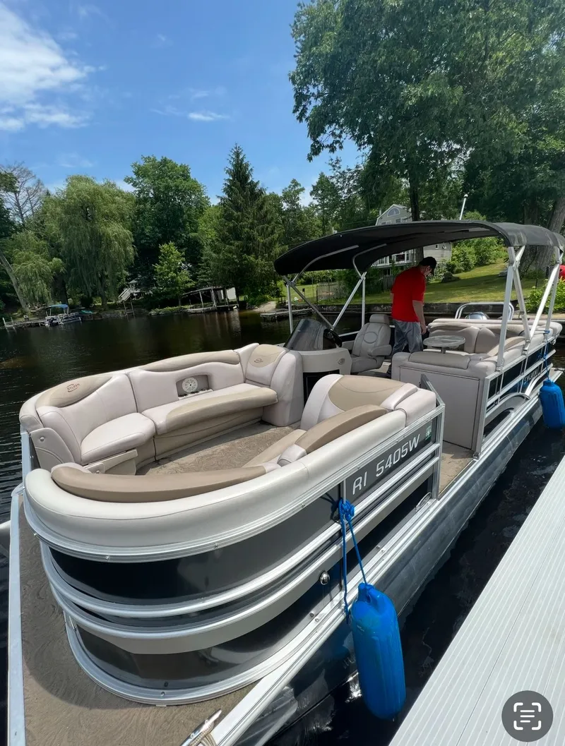 Slide: The Image of Sylvan Pontoon 2014 - 9