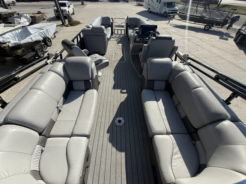 Slide: The Image of Ranger Reata 2300LS Tritoon 2020 - 17