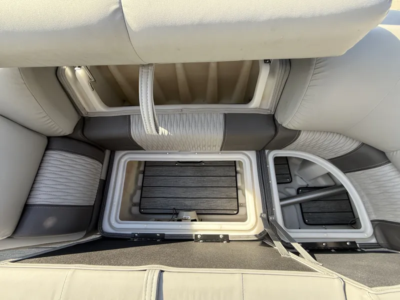 Slide: The Image of Ranger Reata 2300LS Tritoon 2020 - 22