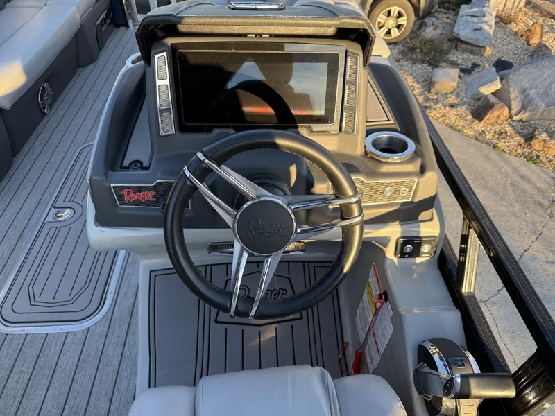 Slide: The Image of Ranger Reata 2300LS Tritoon 2020 - 23