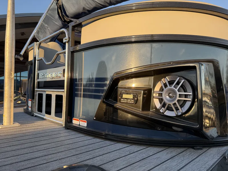 Slide: The Image of Ranger Reata 2300LS Tritoon 2020 - 24