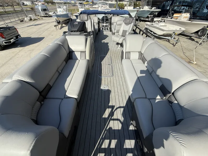 Slide: The Image of Ranger Reata 2300LS Tritoon 2020 - 5