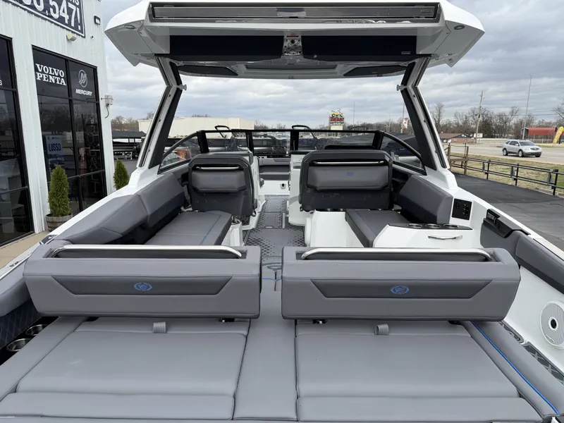 Slide: The Image of Cobalt R31 Surf 2026 - 11