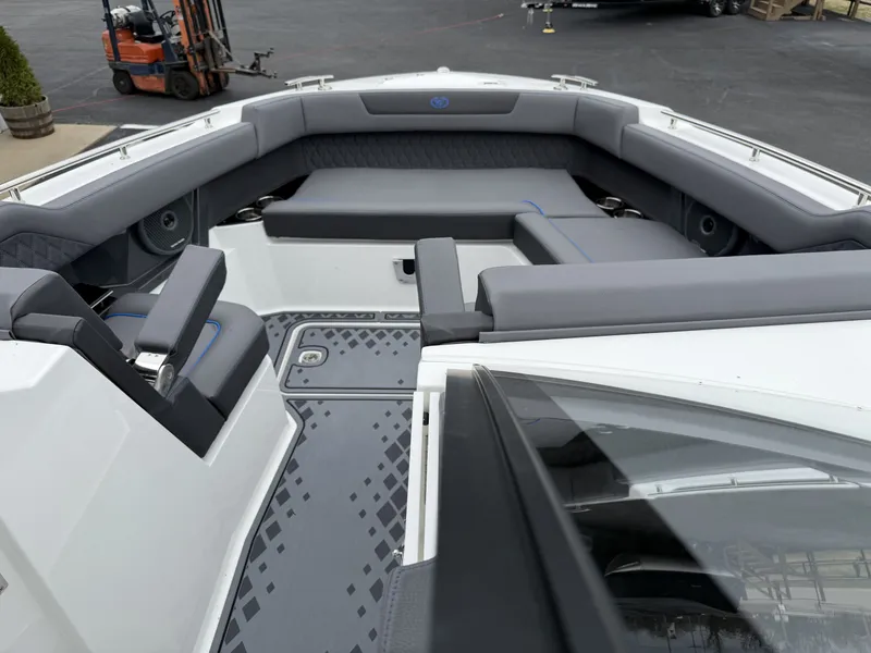 Slide: The Image of Cobalt R31 Surf 2026 - 24