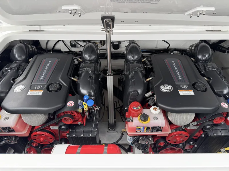 Slide: The Image of Cobalt R31 Surf 2026 - 28