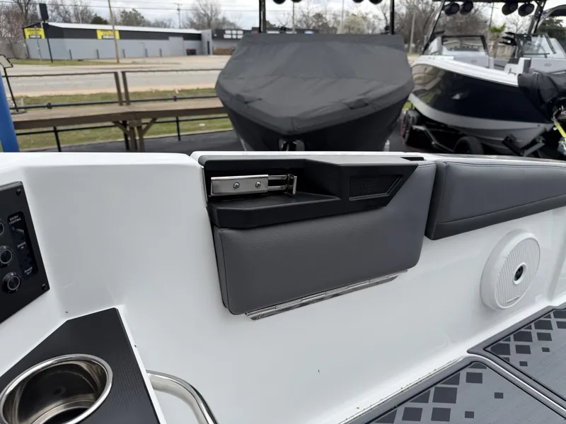 Slide: The Image of Cobalt R31 Surf 2026 - 29